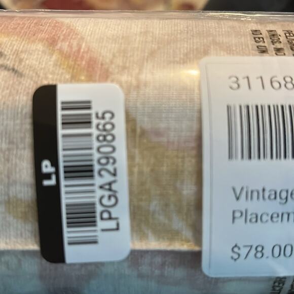 Pottery Barn Vintage Islands Reversible Placemats - Set of 4 - Picture 4 of 4